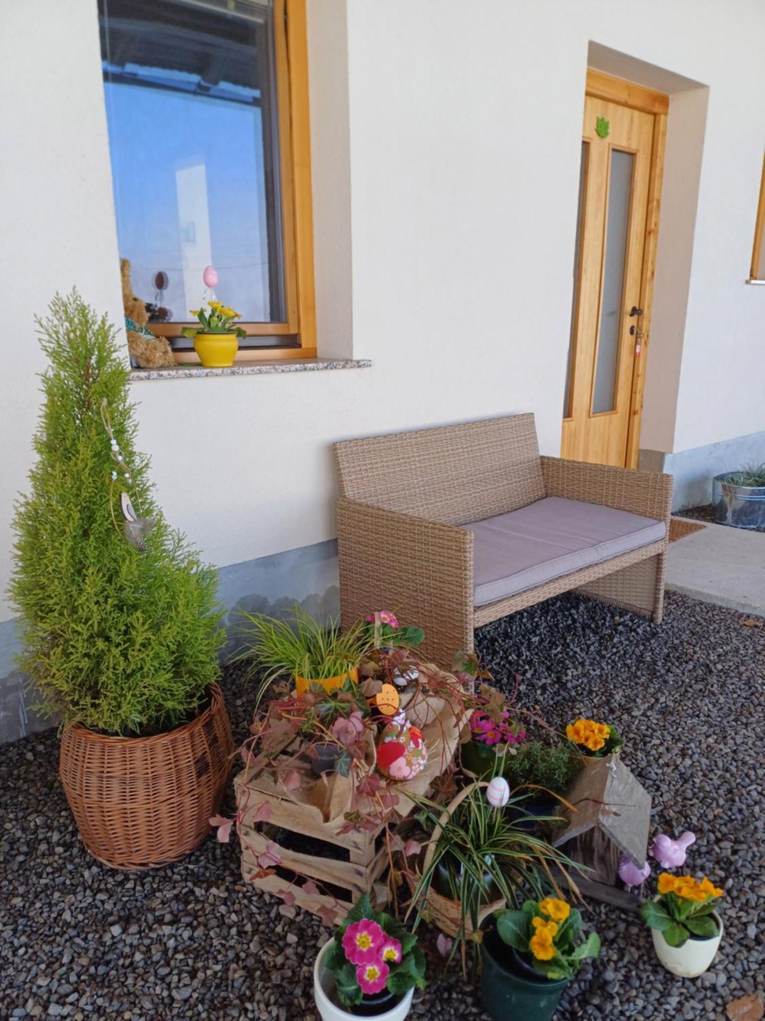 Ferienwohnung Apartma Pod Pugledom Laibach Exterior foto