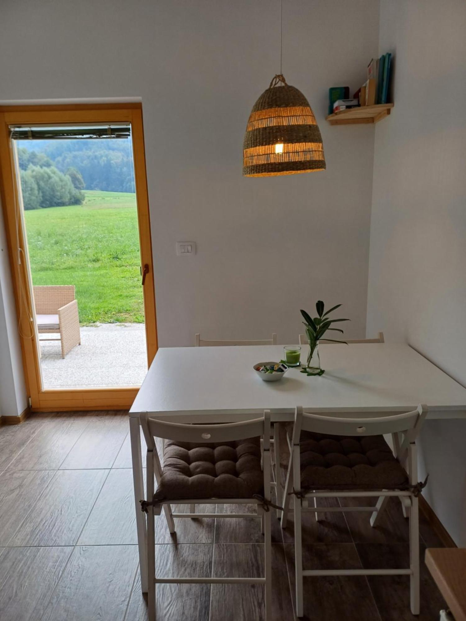Ferienwohnung Apartma Pod Pugledom Laibach Exterior foto